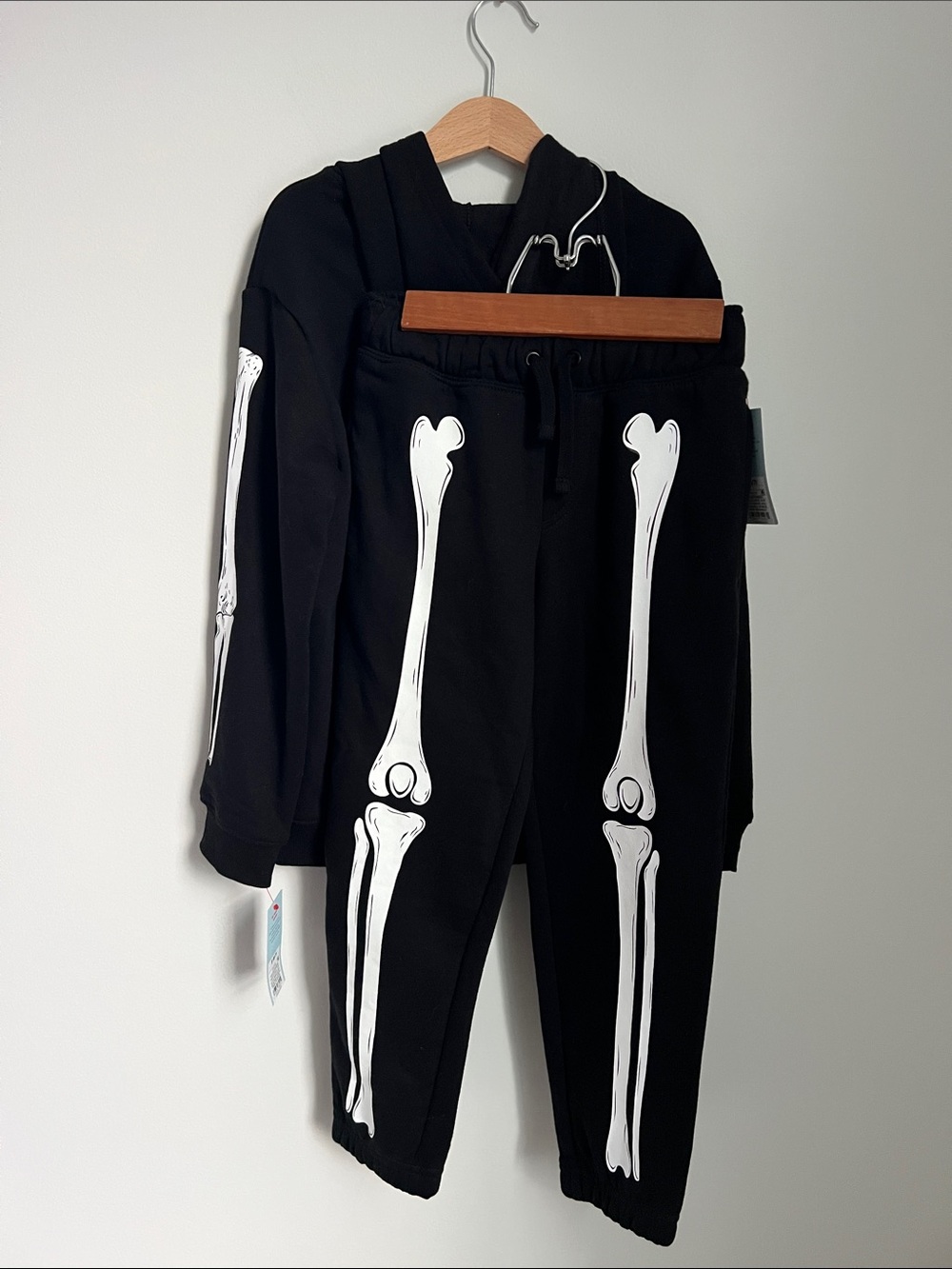 Cat & Jack | Black Hoodie & Jogger Pants Set White Skeleton Graphic NWT S (6/7) - Picture 3 of 5